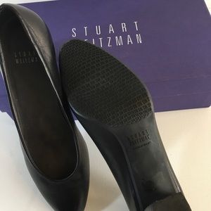 Stuart Weitzman Black Leather pump , sz 6